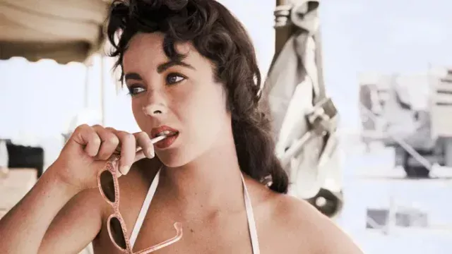 ELIZABETH-TAYLOR-THE-LOST-TAPES.jpg