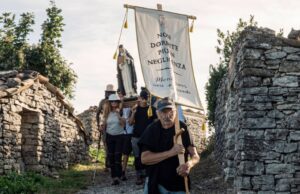 VdR Industry Swiss Films Previews: Two Donkeys and a Saint by Davide Tisato